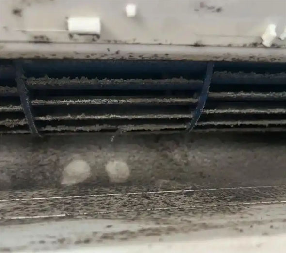 娄底空调吹的风有股烧焦味是怎么回事